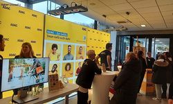 KÖLN STADYUMUNDA KARİER FUARI