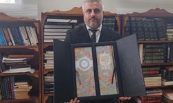 İsmail Karakaş’a Tarihî Emanet: Kudüs'ün Osmanlı Tapusu Hediye Edildi