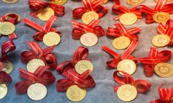 Altın haftaya rekorla başladı: Gram 6.499 TL