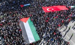 İstanbul'da Filistin'e destek yürüyüşü için vatandaşlar Galata Köprüsü'nde buluşuyor