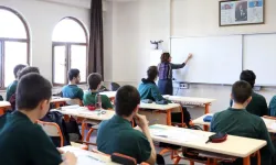 Ders zili yeniden çaldı: 18 milyon öğrenci ders başı yaptı