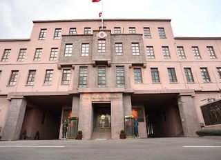 MSB'ye ait C130 kargo uçağı Gürcistan'da düştü