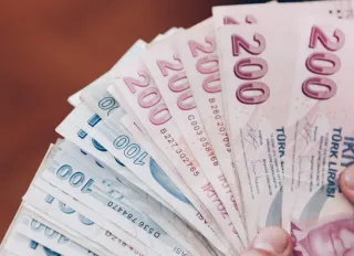 Emeklilere bayram ikramiyesi ve maaş ödemeleri başlıyor