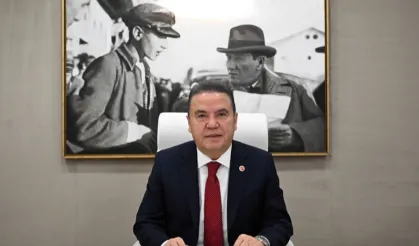 Muhittin Böcek'ten 8 Mart mesajı