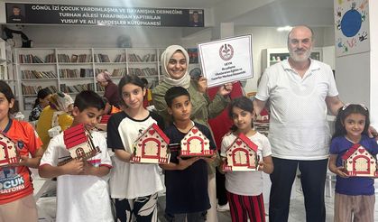 UEYM’den Şahintepe’de Anlamlı Etkinlik: Çocuklara Oyuncak ve ahşaptan yapma ev maketleri Hediyesi