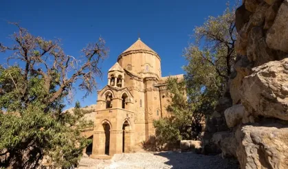 Van Kültür Yolu Yestivali sanatla başladı
