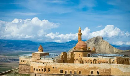 İshak Paşa Sarayı'nı UNESCO listesine taşıyacak proje başlatıldı