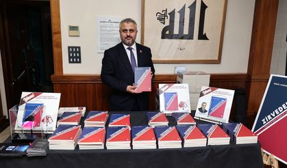 Londra'da " Zirvedekiler" kitabı lansmanı muhteşem bir katılım ile gerçekleştirildi