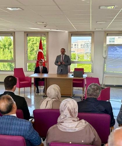 Aksaray Üniversitesi Rektörü Prof. Dr. Alpay Arıbaş’tan Almanya’da Eğitime Katkı Ziyareti