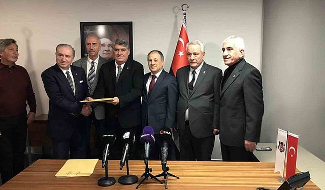 Beşiktaş Başkan Adayı Serdal Adalı, yönetim kurulu listesini teslim etti