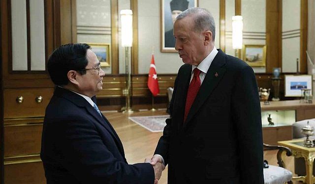 Cumhurbaşkanı Yardımcısı Yılmaz: 'Vietnam ekonomisinin kalbi Ho Şi Min şehrinde Başkonsolosluk açma hususunda mutabık kaldık'