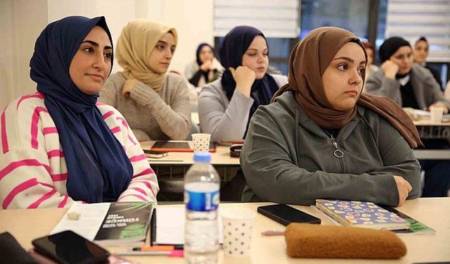 Eyüpsultanlı öğrenciler kariyer planlarını Genç Akademi ile yapıyor