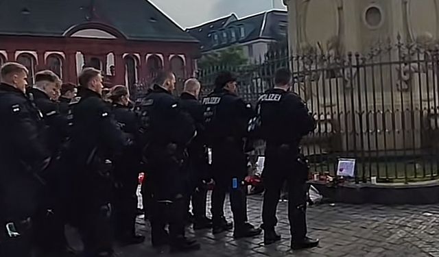 Mannheim’da bıçaklı saldırıda yaralanan Polis vefat etti