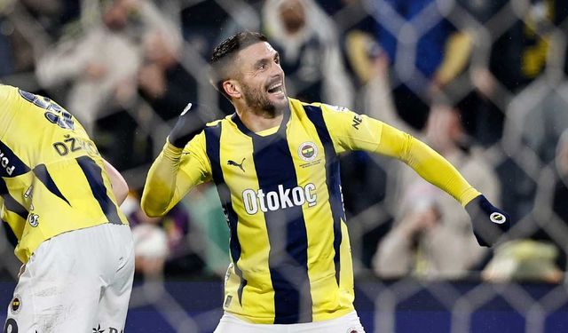 Fenerbahçe'ye Antalyaspor karşısında 30 dakika yetti: Galatasaray'la puan farkı 4'e düştü