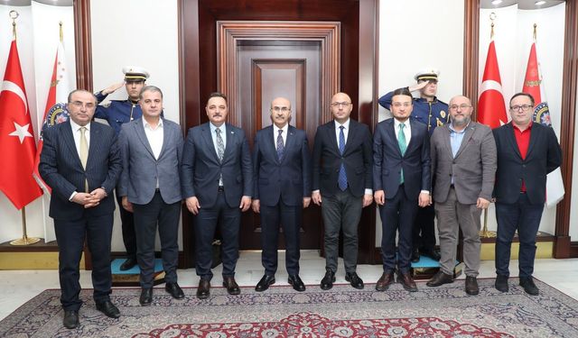 TİMBİR’den gazetecilere trafikte avantaj sağlayan Basın Trafik Kartı için girişim