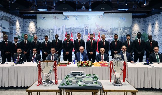 Cumhurbaşkanı Erdoğan, Galatasaray kadrosunu ağırladı