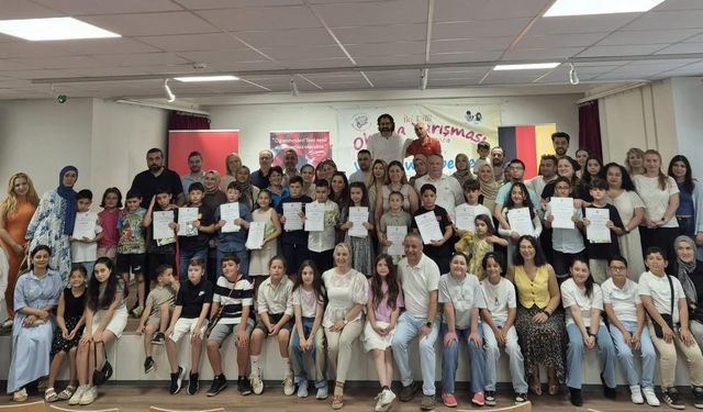 Essen’de İki Dilli Okuma Yarışması Yoğun Katılımla Gerçekleştirildi