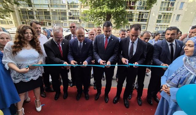 UID Duisburg Şubesi Yeni Ofisini Coşkulu Bir Törenle Açtı