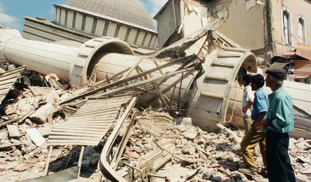 17 Ağustos Marmara Depremi’nin ardından 26 yıl