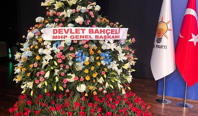 Bahçeli'den AK Parti'nin 24. kuruluş yıl dönümüne özel çiçek hediyesi