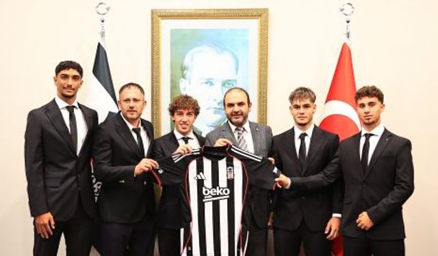 Beşiktaş’tan Geleceğe Yatırım: 4 Genç Futbolcuya Profesyonel Sözleşme