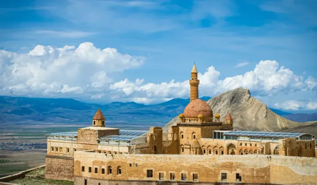 İshak Paşa Sarayı'nı UNESCO listesine taşıyacak proje başlatıldı