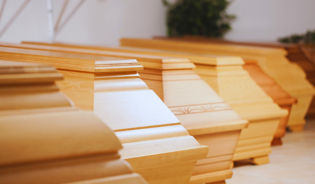 NRW’de Yurtdışına Cenaze Naklinde “Çifte Muayene” Tartışması: SPD’den Hükümete Soru Önergesi