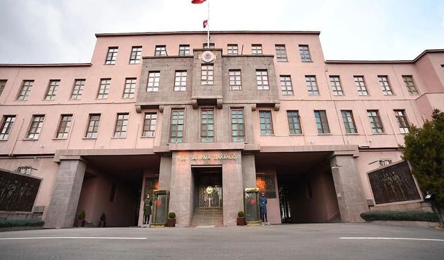 MSB'ye ait C130 kargo uçağı Gürcistan'da düştü