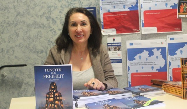 Eylem Ayık’tan Edebiyata Uzanan Yolculuk: “Binbir Pencereden İnsan” Okurla Buluştu