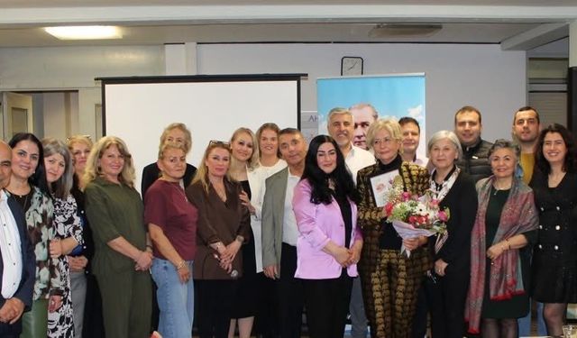 Ruhr Veliler Birliği’nden 8 Mart’ta Anlamlı Etkinlik “Yılın Emekçi Kadını” Ödülü Sabriye Supçun’a Verildi