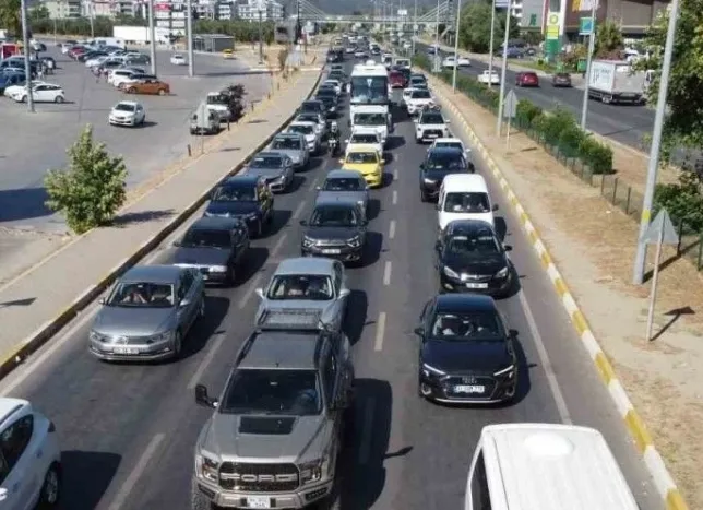 30 milyonu aşkın taşıt trafikte! Otomobillerde 'gri'yi sevdik