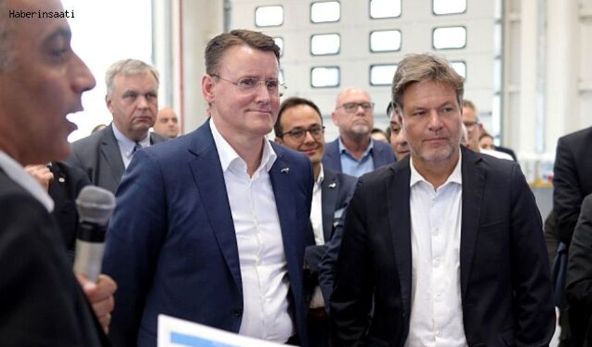 Alman Bakan Robert Habeck MAN’ın Ankara’daki Test ve Ürün Geliştirme Merkezi’ni ziyaret etti...