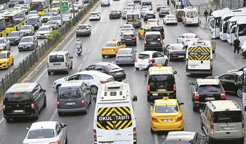 İstanbul'da eğitimin ilk gün trafiğine Valilik ayarı