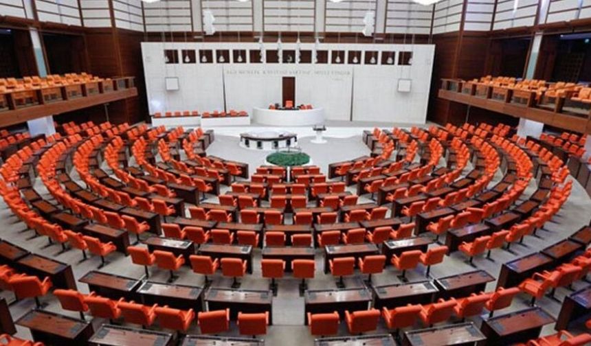 Emeklilere bayram müjdesi! İkramiye artışı mecliste