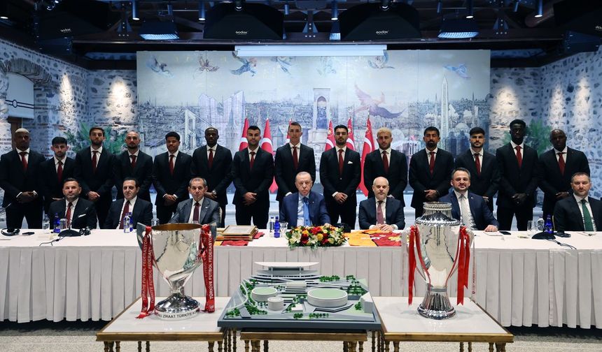 Cumhurbaşkanı Erdoğan, Galatasaray kadrosunu ağırladı