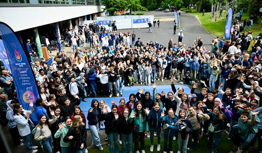 Essen’de Meşale Coşkusu: Rhine-Ruhr 2025 Üniversite Oyunları’na Görkemli Karşılama