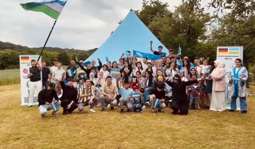 Özbekistan Türkleri Gera’da Bayramlaştı, Berlin’de “Turon” Takımıyla Sahaya Çıktı