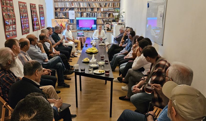 Berlin’de Güney Azerbaycan Konulu Konferans Düzenlendi