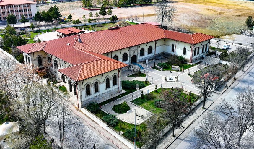 Hitit Kraliyetinden 4 kuşaklık miras: İspekçir Steli Sivas'ta sergileniyor