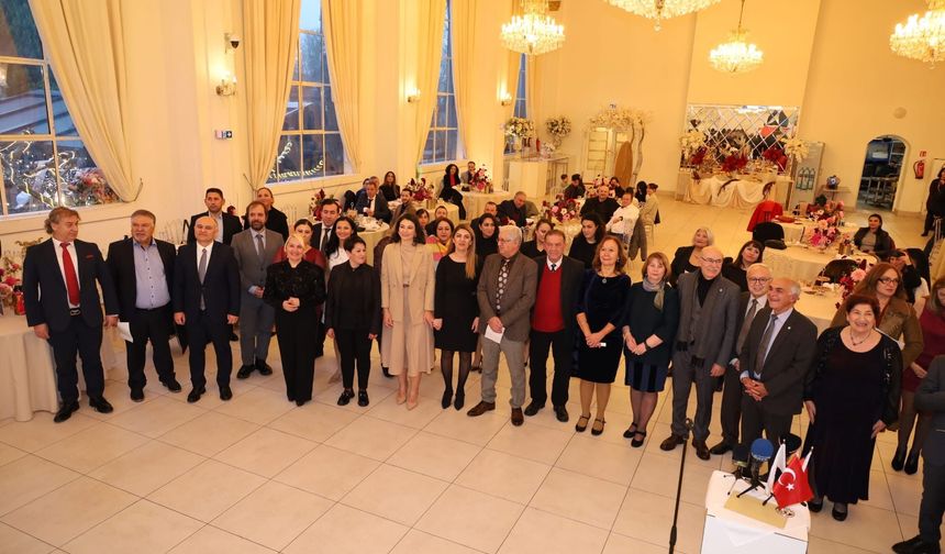 RUHR ÖĞRETMENLER DERNEĞİ’NDEN ANLAMLI 24 KASIM KUTLAMASI