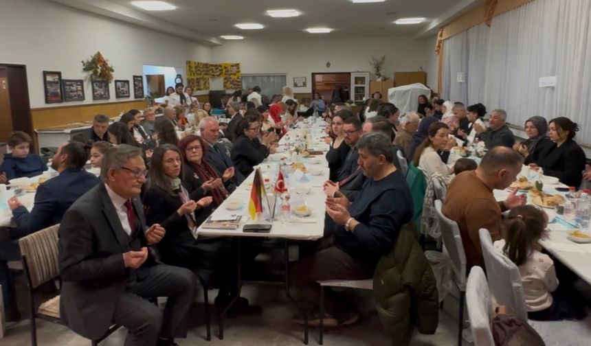 Oberhausen Türk Birliği’nden Birlik ve Barış Mesajı: Müslüman ve Hristiyanlar Aynı Sofrada Buluştu