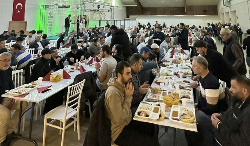 Leverkusen Mimar Sinan Camii’nde geleneksel iftar buluşması