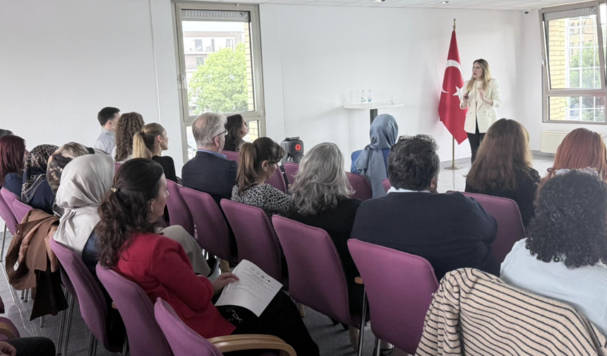 Düsseldorf’ta Aile Bağları Güçleniyor: "Zor Dönemlerde Çocuk ve Ebeveynlik" Buluşması