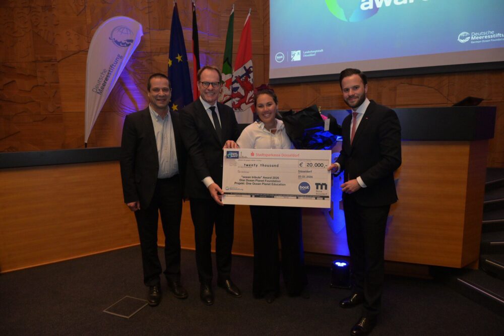 copyright : Christos Sakellaropoulos