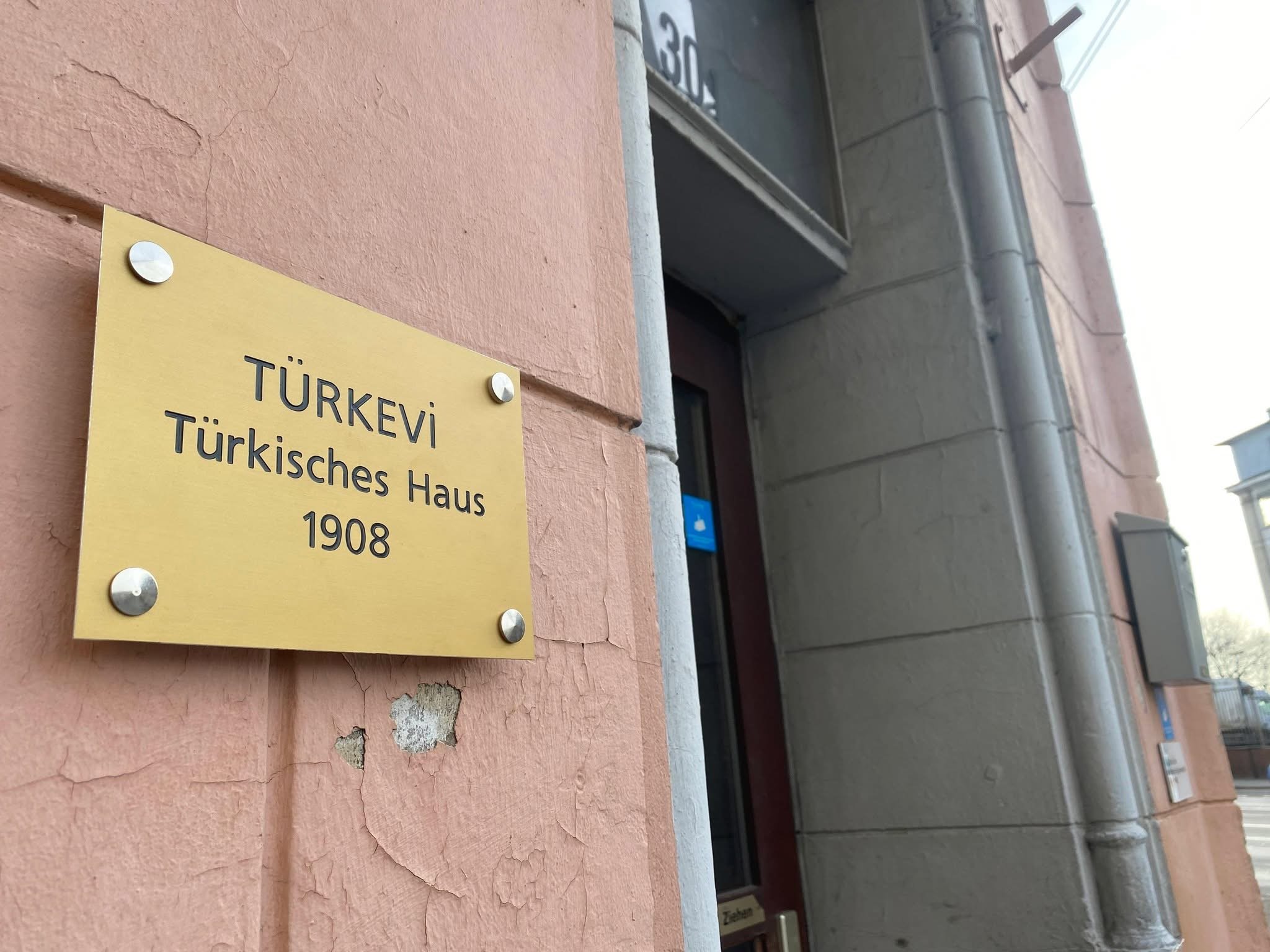 Duisburg’da Tarihe Tanıklık Eden Mekân: Türkevi İki Cumhurbaşkanı’nı Ağırladı