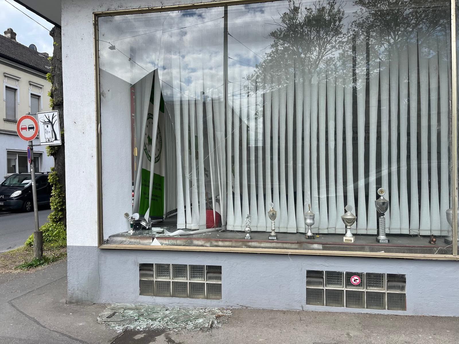 Almanya’da Türk Derneğine Saldırı: Witten’de Camlar Kırıldı, Eşyalar Çalındı