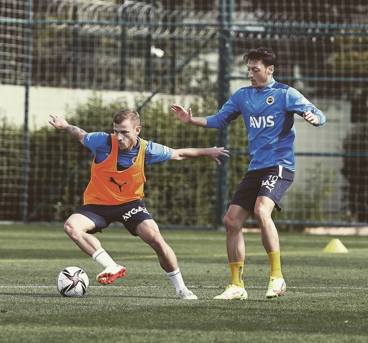 Max Meyer & Mesut Özil (Fenerbahçe )