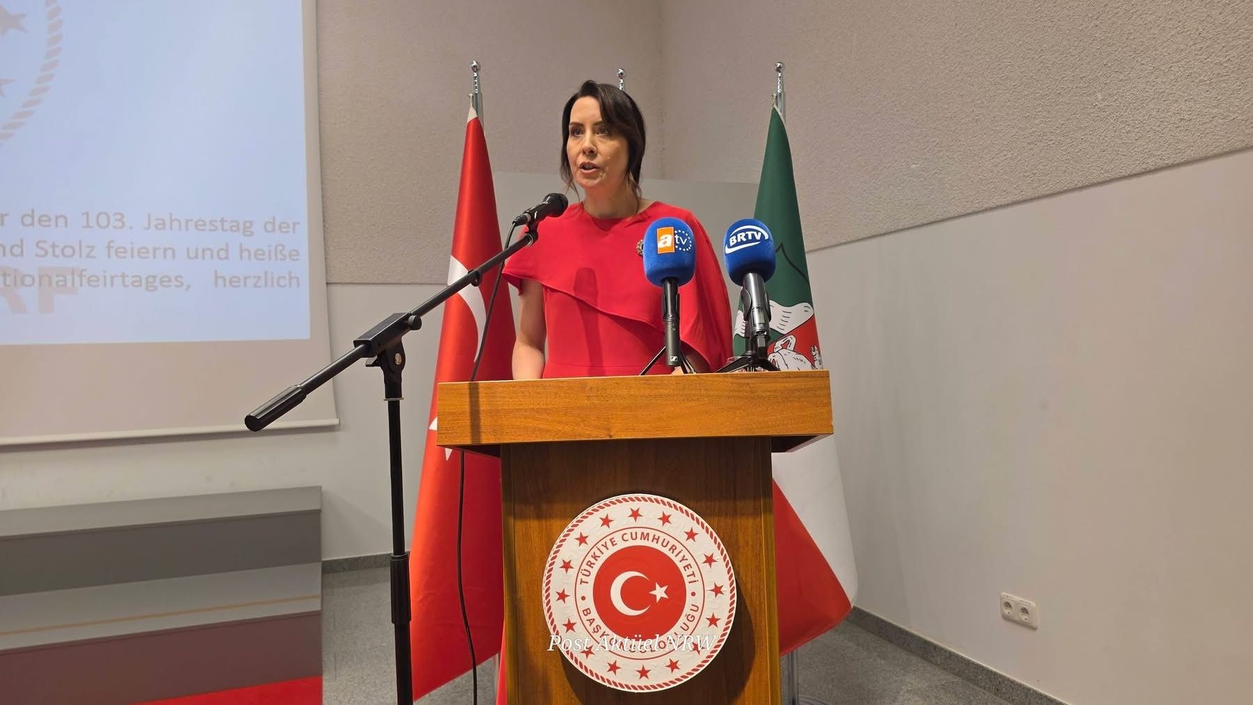 Türkiye Cumhuriyeti Düsseldorf Başkonsolosu Funda Çelen Erpek